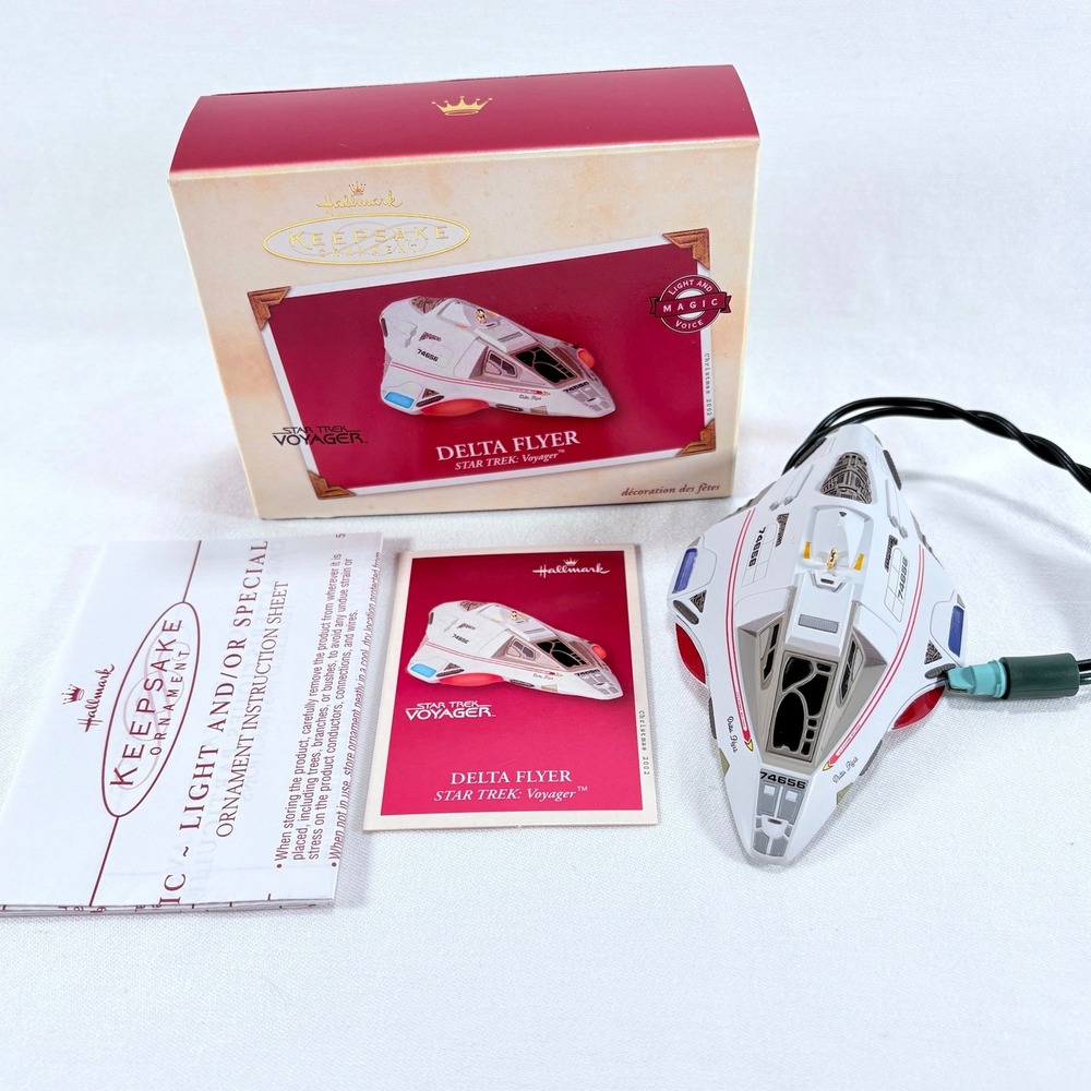 Hallmark Ornament Star Trek Voyager Delta Flyer 2002 Light Voice Boxed